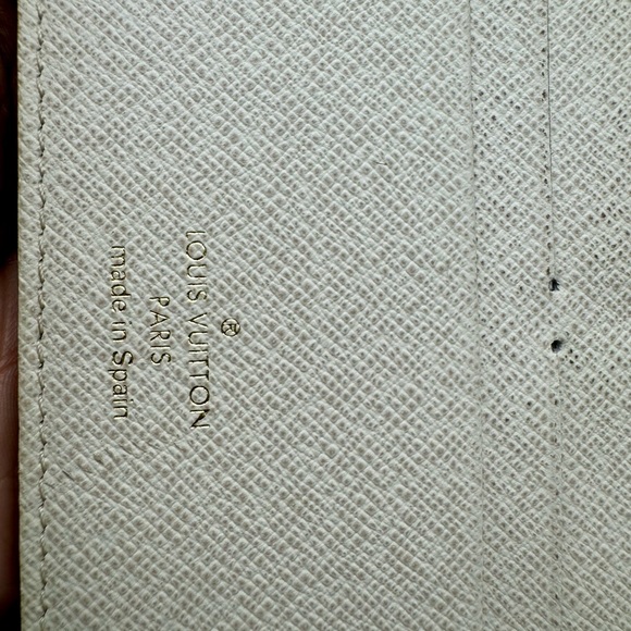 Authentic LV insolite wallet - Picture 2 of 12